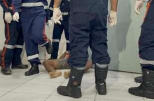 Homem é achado morto no banheiro de delegacia depois de ter sido preso e liberado na capital