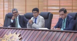 Presidente em exercício da Aleac Jenilson Leite, recebe cadastro de reserva da Polícia Civil no plenário