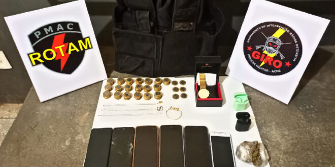 Polícia prende foragido da justiça e apreende 6 celulares