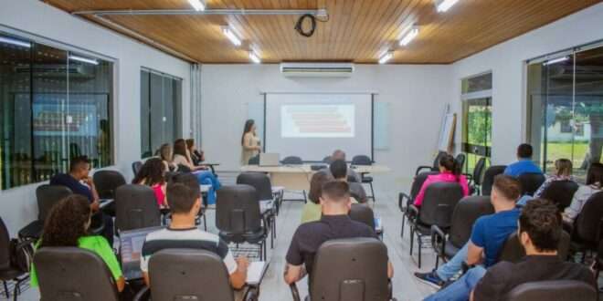 Saúde realiza oficina de planejamento com gestores do Vale do Juruá