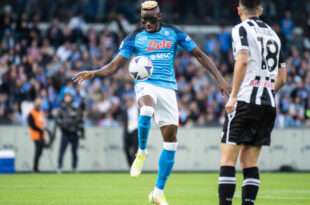 Napoli abre vantagem, permite reação da Udinese, mas garante vitória no Italiano