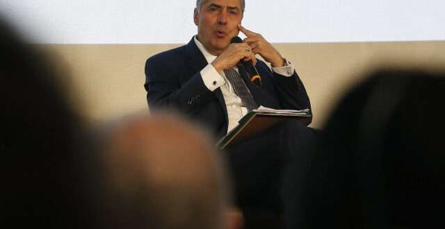 'Não seja grosseira', diz Barroso a bolsonarista em Nova York