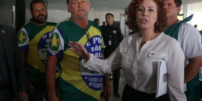 Zambelli tenta se infiltrar em evento de ministros do STF com João Doria em NY