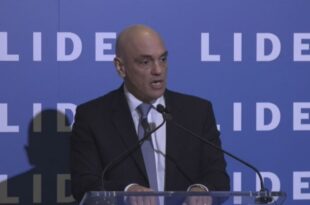Democracia foi atacada no Brasil, mas sobreviveu, diz Moraes em Nova York