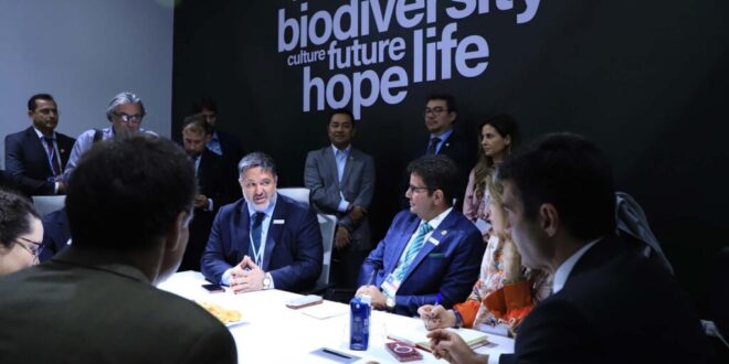  Gladson se reúne com representantes do governo americano e propõe projeto para ampliar o desenvolvimento sustentável