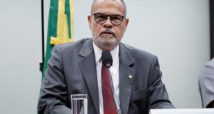 Comissão aprova projeto que permite a usuário acompanhar andamento de reclamação à Aneel e Anatel