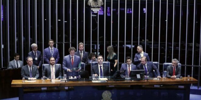 Congresso promulga nesta quinta a PEC que viabiliza pagamento do piso da enfermagem