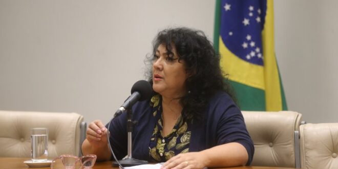 Comissão aprova projeto que aumenta punição para motorista não habilitado