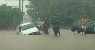 Chuva intensa provoca transtornos em Rio Branco