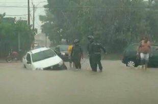 Chuva intensa provoca transtornos em Rio Branco