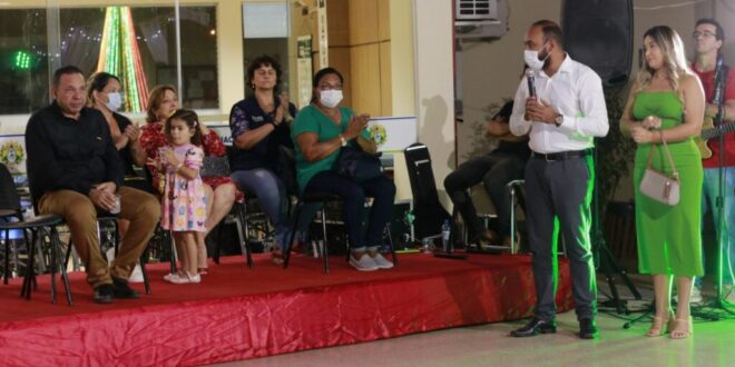 Acender das Luzes de Natal é realizado na Fundhacre