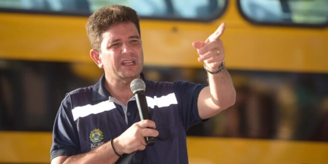 Governo do Estado anuncia pagamento de abono salarial aos servidores da Educação
