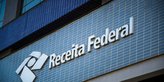 Auditores fiscais denunciam no exterior o desmonte da Receita
