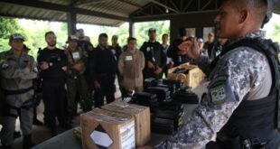 Agentes da Segurança Pública recebem instruções de técnicas de tiro e primeiros socorros da Força Nacional