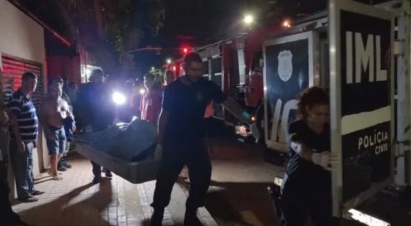 Homem morre carbonizado após salvar a família de incêndio