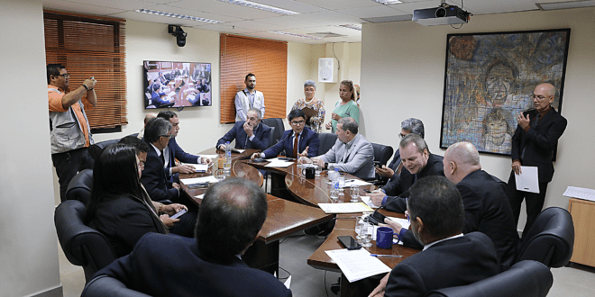 Deputados impedem aumento do ICMS no Acre