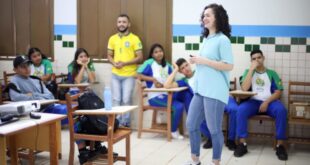 Governo do Acre paga abono salarial de 2022 aos servidores da Educação