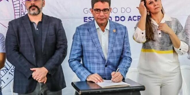 Governo entrega ambulâncias e assina ordem de serviço da nova maternidade em Rio Branco com investimentos de R$ 27 milhões