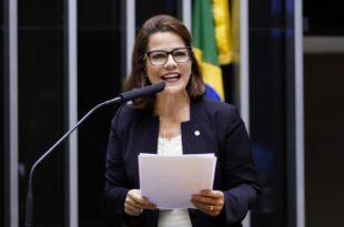 Mara Rocha denuncia as decisões antidemocráticas do Ministro Alexandre de Moraes