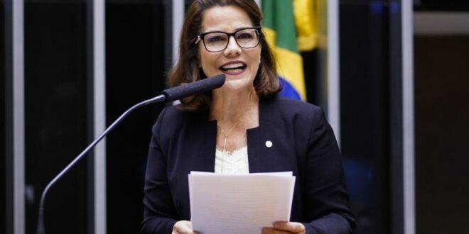 Mara Rocha denuncia as decisões antidemocráticas do Ministro Alexandre de Moraes