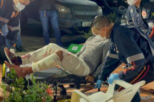 Motorista de aplicativo de moto é baleado em assalto no estacionamento do Arena da Floresta