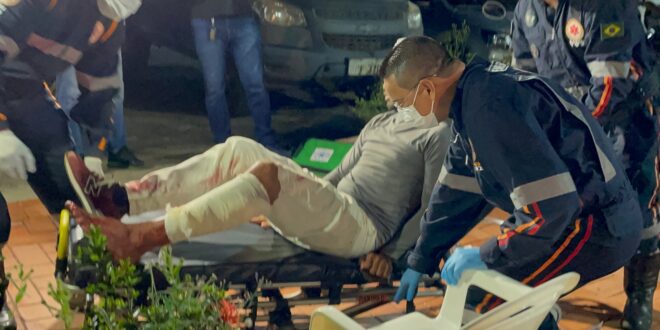 Motorista de aplicativo de moto é baleado em assalto no estacionamento do Arena da Floresta
