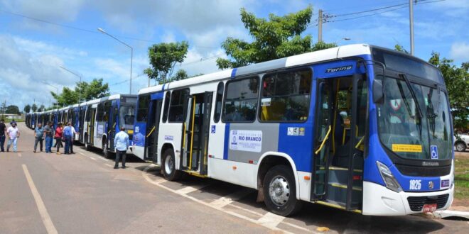 Motoristas de ônibus de Rio Branco podem entrar em greve, caso pagamento de salário não seja efetuado