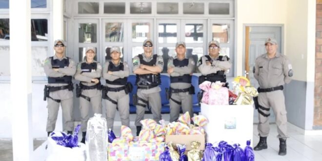 Policiais Militares do Acre entregam brinquedos em comunidades de Rio Branco e Cruzeiro do Sul