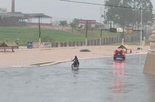 Chuva intensa provoca inundações em sete bairros da capital