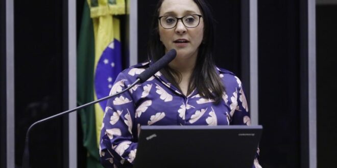 Proposta inclui projetos culturais de escolas públicas entre beneficiários da Lei Rouanet