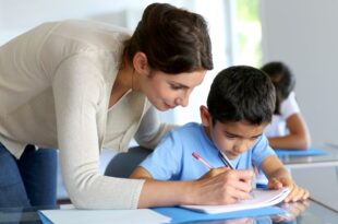 Projeto prevê segundo professor para turma que possua alunos com deficiência
