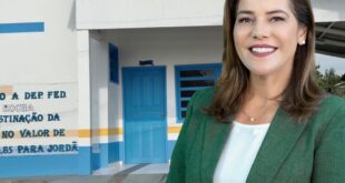 Mara Rocha comemora a entrega do Galpão do Produtor no município de Jordão