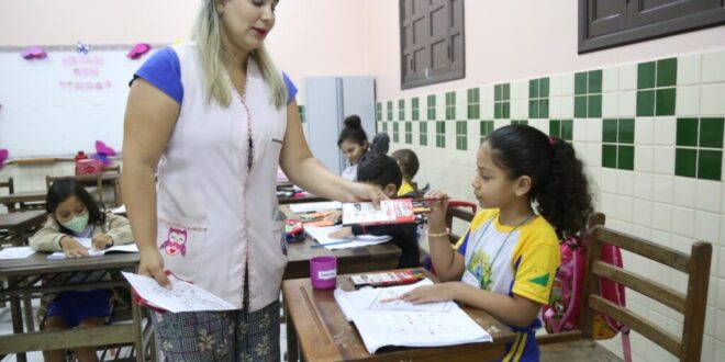 Governo convoca professores para exames médicos e entrega de documentos