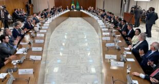 Acre reafirma defesa da democracia e da união em reunião entre governadores e o presidente da República