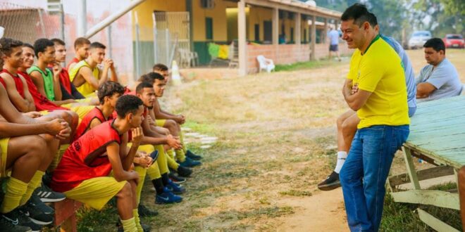 Deputado Roberto Duarte apresenta emendas que destinou ao futebol acreano