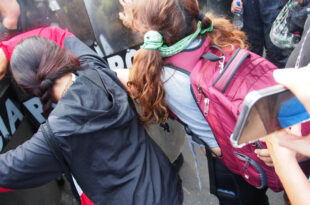 Polícia prende 200 pessoas em universidade no Peru