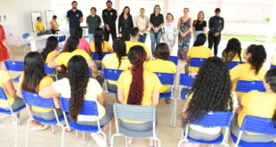 Detentas fazem carteira de identidade em ação no presídio feminino de Rio Branco