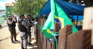 Acampamento em frente ao 4º BIS é desmontado e nove pessoas são encaminhadas à PF