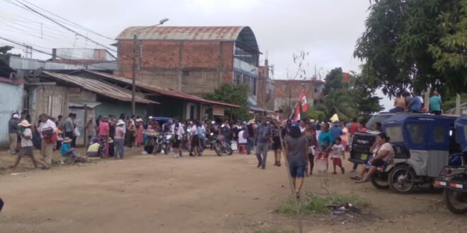 Brasileiros ficam presos em bloqueio de protesto no Peru
