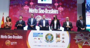 Perpétua recebe título de Guardiã da Fraterna Integração Brasil-China