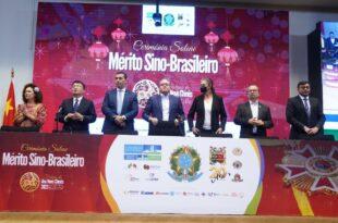 Perpétua recebe título de Guardiã da Fraterna Integração Brasil-China