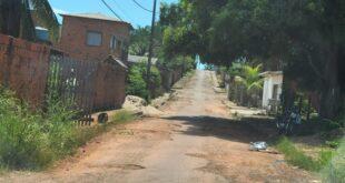 Moradores das Placas mostram bairro abandonado pela prefeitura