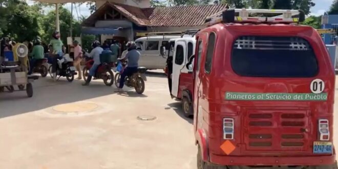 Sejusp diz que acompanha situação de peruanos que buscam combustível no Acre