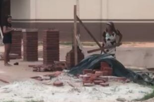 Moradora de Rodrigues Alves derruba obra construída pelo governo do estado. Vídeo