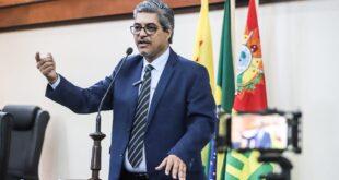 Edvaldo Magalhães cobra reestruturação do PCCR da Educação, alterado pelo governo, e pagamento do piso nacional