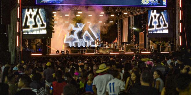 Com repertório repleto de sucessos, artistas acreanos embalam Carnaval da Família