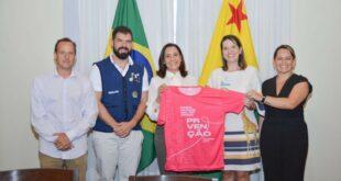 Governo doa van para Hospital de Amor e avança em parcerias para ampliar serviços de saúde