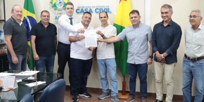 Governo assina convênio de apoio para realização do Carnaval em Cruzeiro do Sul