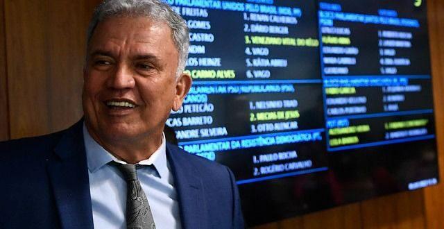 Petecão pede aprovação de projeto que concede aposentadoria especial para agentes de trânsito e guardas municipais