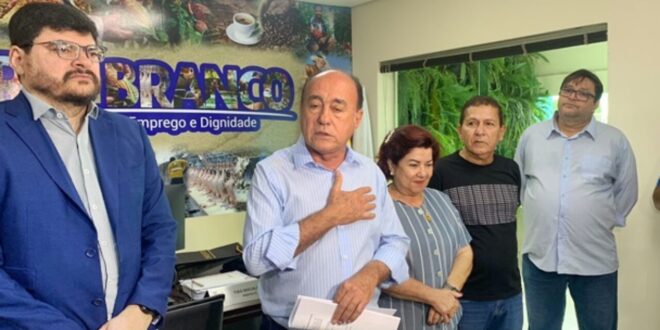 Bocalom anuncia aumento para professores municipais. Veja detalhes